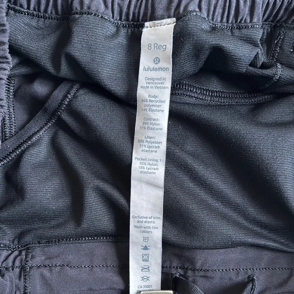 Lululemon Hotty Hot Lined Shorts 2.5" Size 8 Reg Style: W7AGUR - Picture 11 of 12